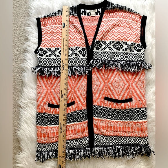 LUCKY Fringe Jacquard Sweater Vest - Picture 13 of 13
